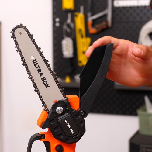 Ultra Box Μίνι Επαναφορτιζόμενο Αλυσοπρίονο με μπαταρία λιθίου UT-MCS1500 και ΔΩΡΟ δεύτερη μπαταρία