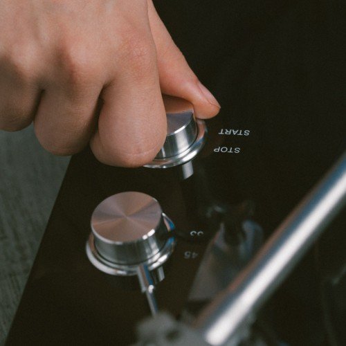 Akai Πικάπ TTA07USB (110584-0007) με Bluetooth και USB